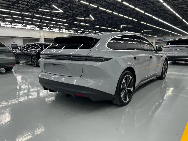 Nio ET5 Touring — Фото автомобиля 11