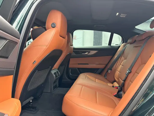 Jaguar XEL — Фото автомобиля 6