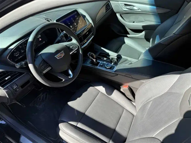 Cadillac CT5 — Фото автомобиля 9