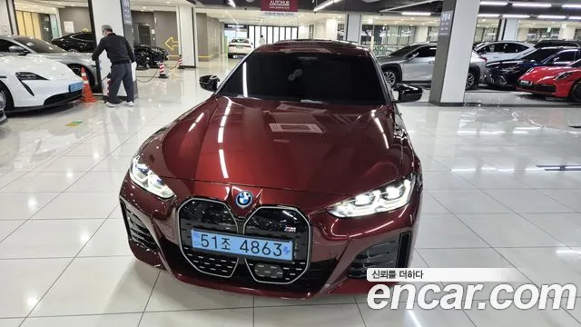 BMW i4 — Фото автомобиля 2