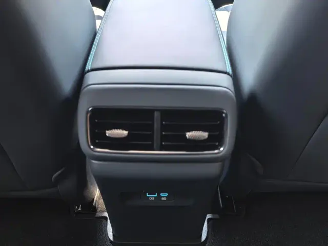 BYD Seal 06 GT — Фото автомобиля 12