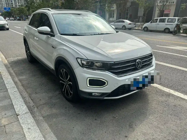 Volkswagen T-Roc — Фото автомобиля 3