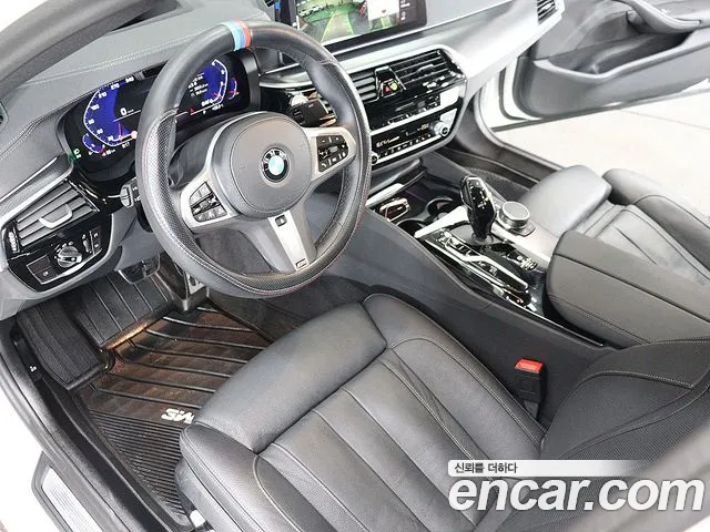 BMW 5 Series G30 — Фото автомобиля 16