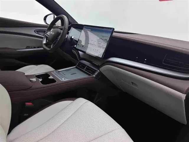 BYD Seal 07 DM-i — Фото автомобиля 17