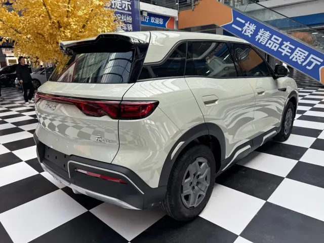 BYD Yuan UP — Фото автомобиля 10