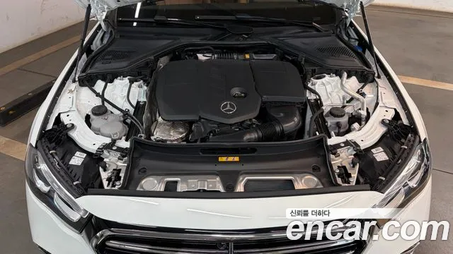 Mercedes-Benz E-Class — Фото автомобиля 6