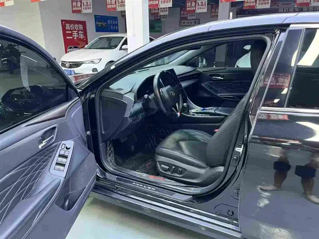 Toyota Avalon — Фото автомобиля 3