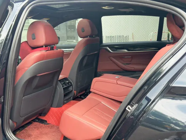 BMW 5 Series — Фото автомобиля 6