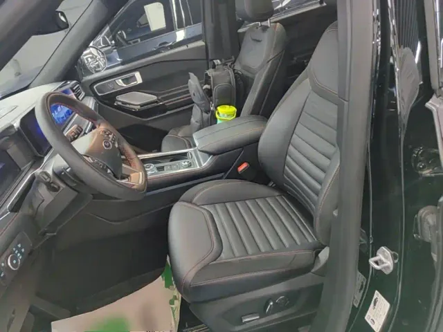 Ford Explorer — Фото автомобиля 14