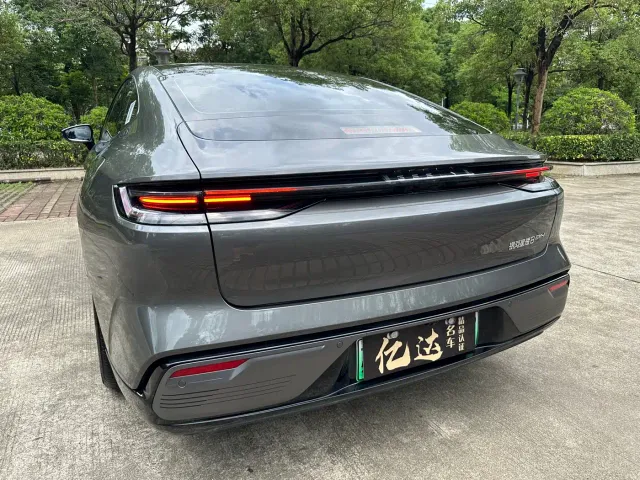 Geely Galaxy Xingyao 8 — Фото автомобиля 13