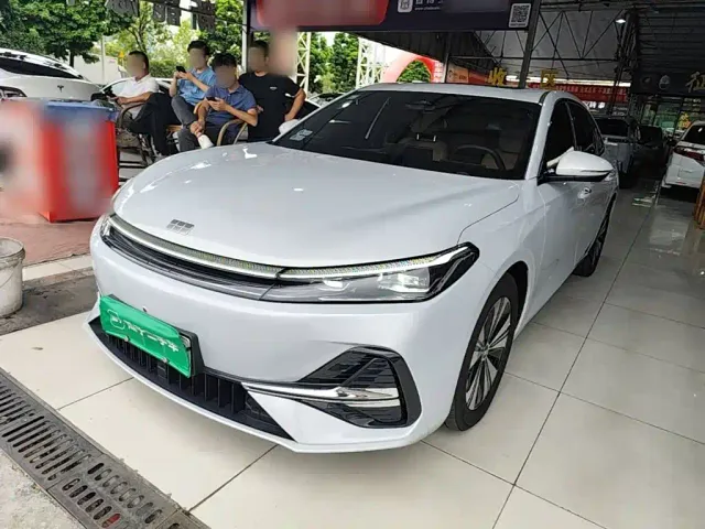 Фотография автомобиля — Geely Galaxy A7