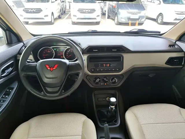 Wuling Hongguang — Фото автомобиля 9