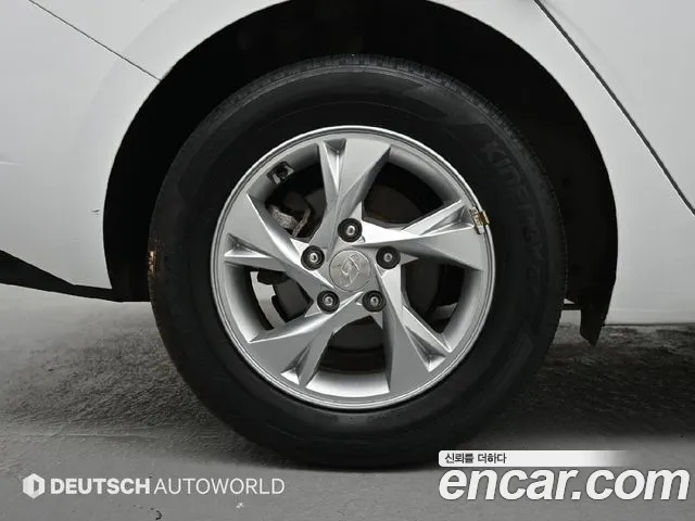 Hyundai AVANTE Avante (CN7) — Фото автомобиля 20