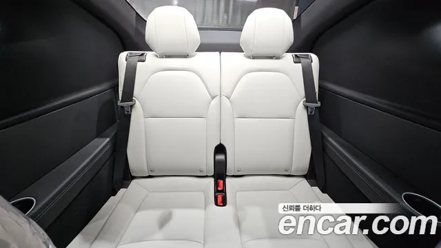 Tesla Model Y — Фото автомобиля 4