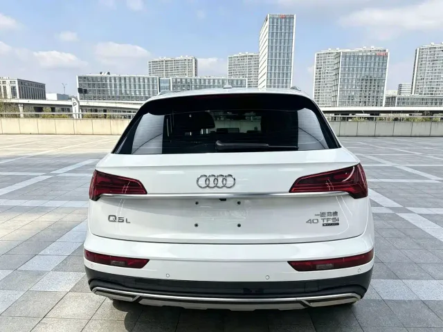 Audi Q5L — Фото автомобиля 7