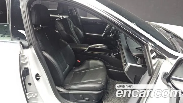 Hyundai Grandeur Grandeur (GN7) 3.5 LPG 2WD (Такси) — Фото автомобиля 12