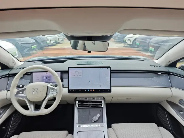 BYD Han L 2025 EV 701KM LiDAR Premium — Фото автомобиля 4