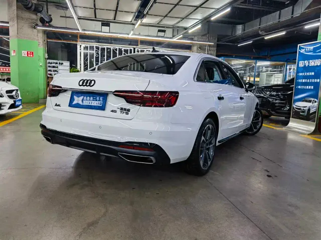 Audi A4L — Фото автомобиля 4