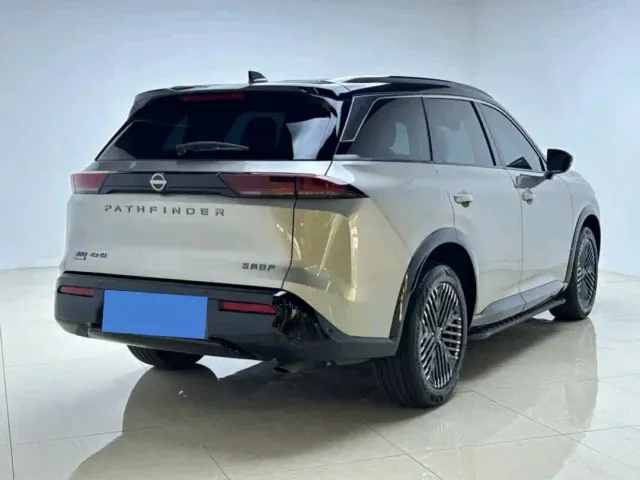 Nissan Terra — Фото автомобиля 6