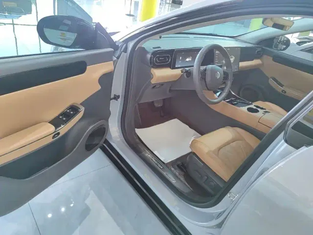 Leapmotor C01 — Фото автомобиля 15