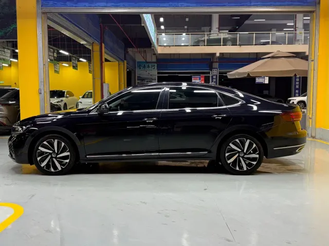 Volkswagen Passat — Фото автомобиля 7