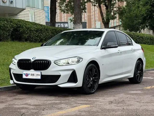 Фотография автомобиля — BMW 1 Series
