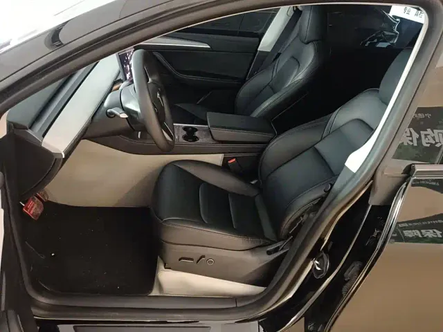 Tesla Model Y — Фото автомобиля 8