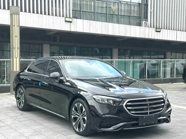 Mercedes-Benz Mercedes-Benz E-Class 2024 E 300 L Fashion — Фото автомобиля 3