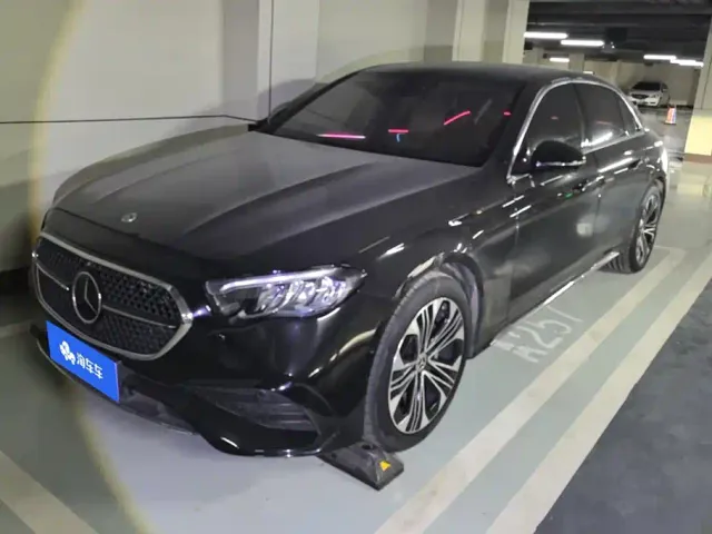 Фотография автомобиля — Mercedes-Benz E-Class