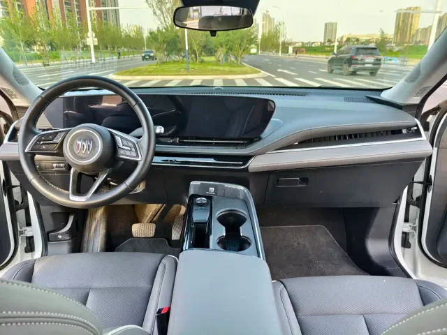 Buick E5 — Фото автомобиля 10