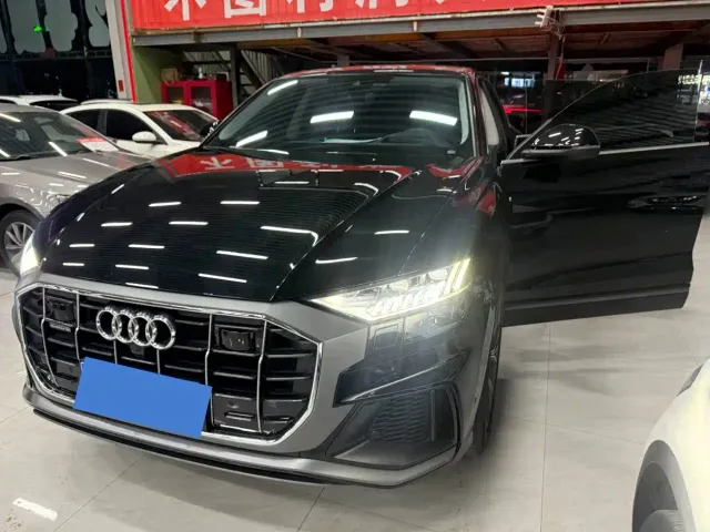 Фотография автомобиля — Audi Q8