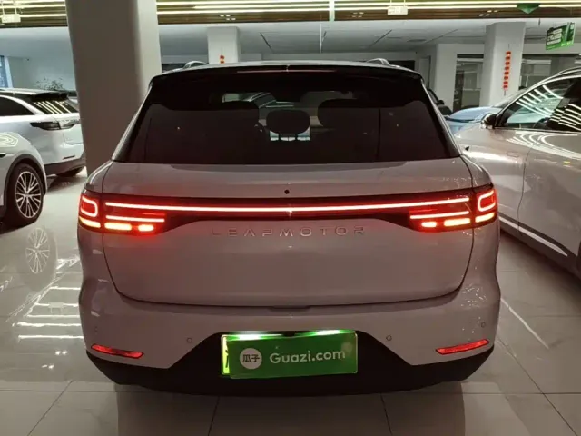 Leapmotor C11 — Фото автомобиля 5