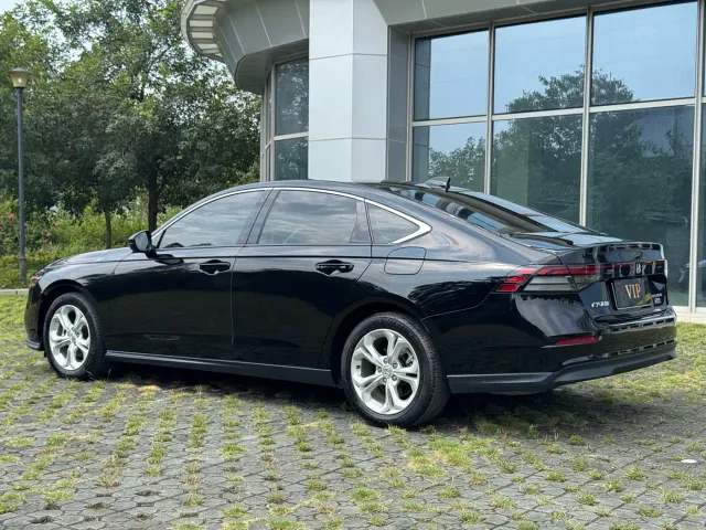Honda Accord — Фото автомобиля 6