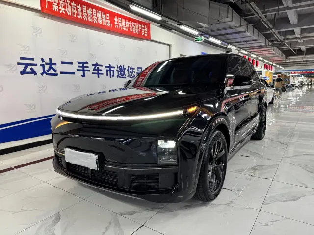 Li Auto L8 — Фото автомобиля 2