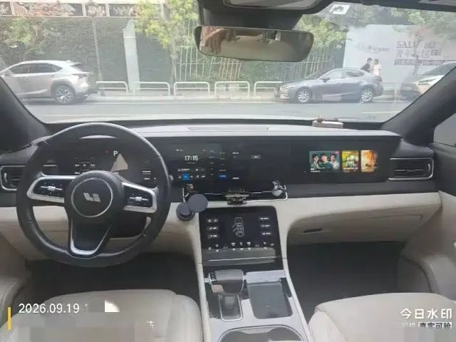 Li Auto ONE — Фото автомобиля 5