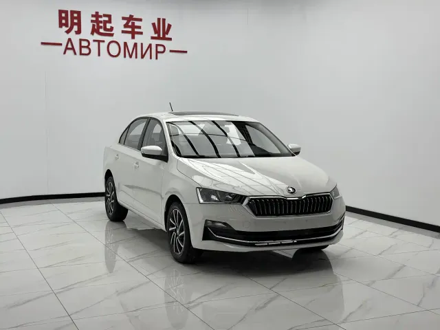 Skoda Rapid — Фото автомобиля 3