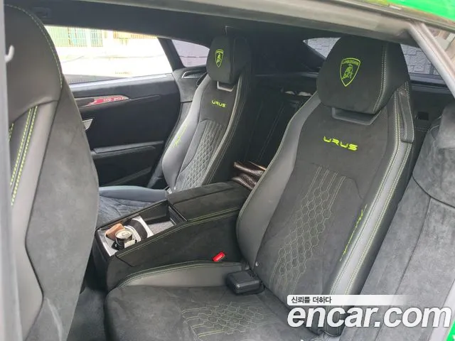 Lamborghini Urus — Фото автомобиля 7