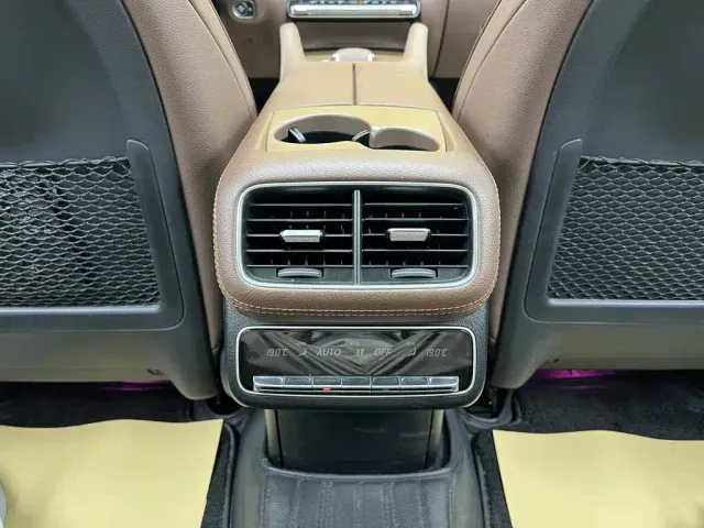 Mercedes-Benz GLE-Class — Фото автомобиля 30