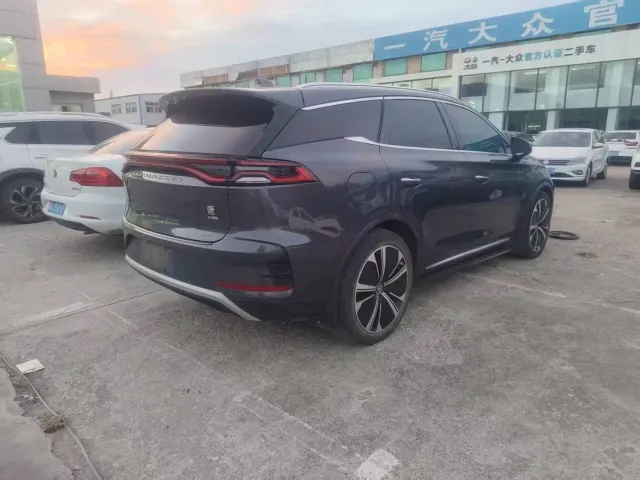 BYD Tang — Фото автомобиля 5