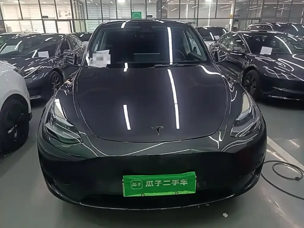 Tesla Model Y 2024 Rear-Wheel Drive Version — Фото автомобиля 2