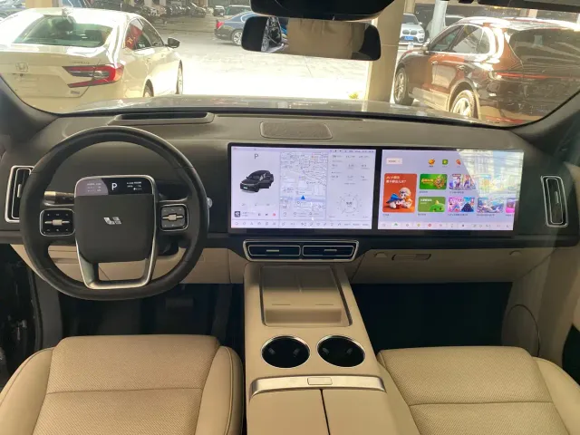 Li Auto L8 — Фото автомобиля 5