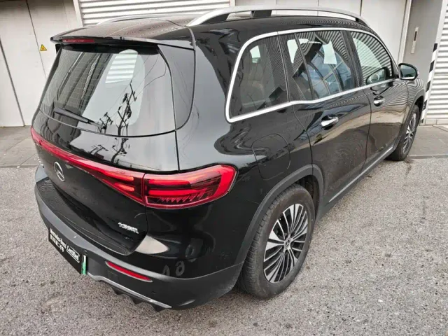 Mercedes-Benz EQB — Фото автомобиля 3