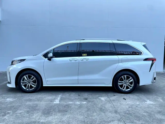 Toyota Sienna — Фото автомобиля 5