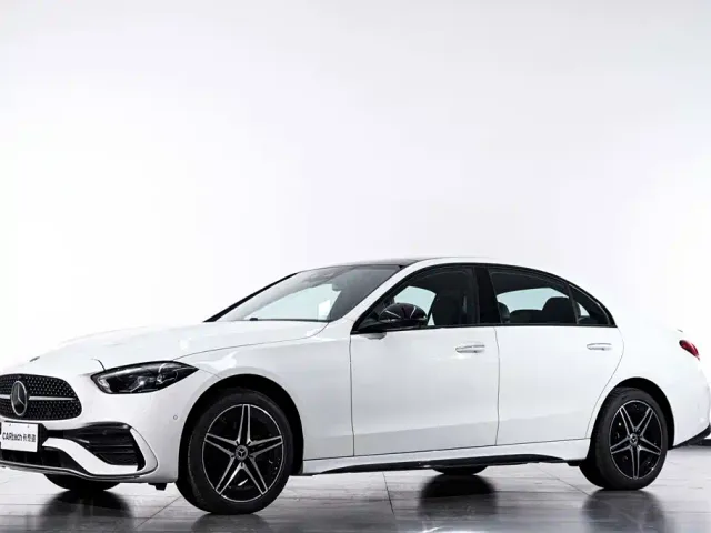 Mercedes-Benz C-Class — Фото автомобиля 2