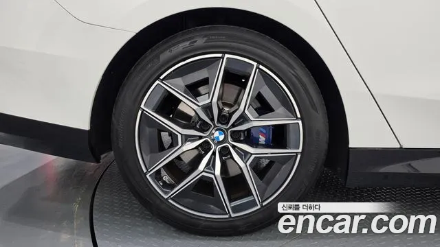 BMW 5 Series G60 — Фото автомобиля 5