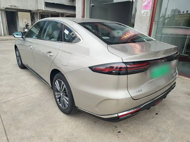 Geely Galaxy Stellar 6 — Фото автомобиля 4