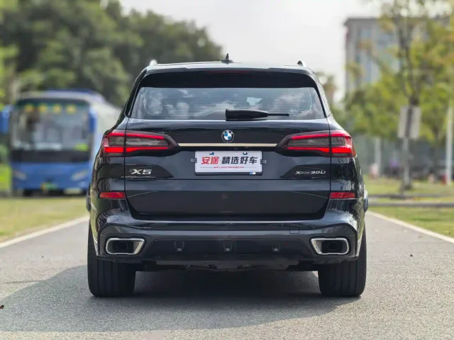 BMW X5 — Фото автомобиля 4
