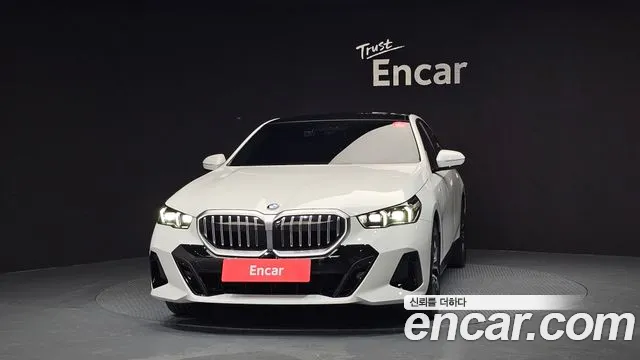 BMW 5-Series — Фото автомобиля 3