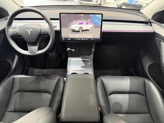 Tesla Model Y — Фото автомобиля 8