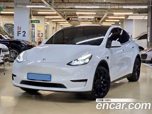 Фотография автомобиля — Tesla Model Y